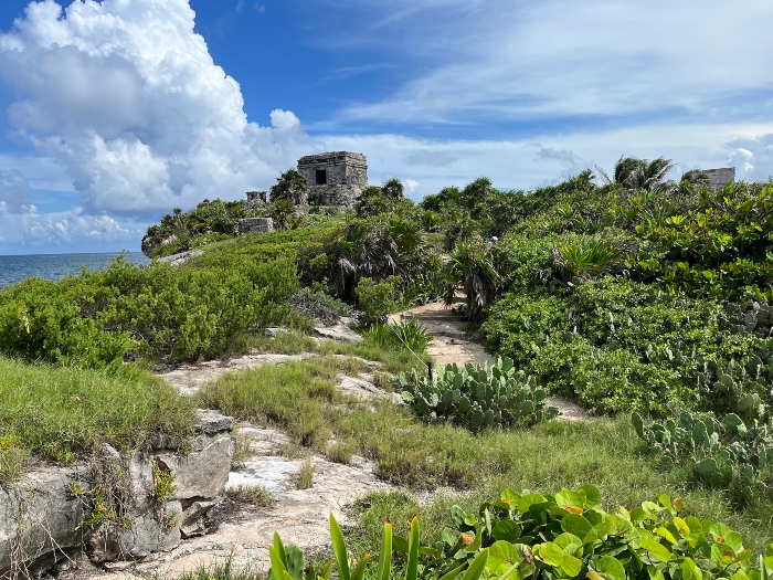 Rovine a picco sul mare a Tulum